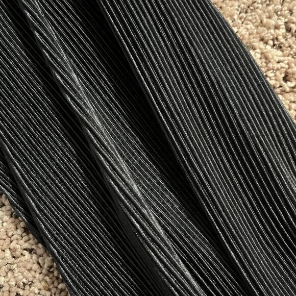 ASTR The Label Blouse Womens Large Black Pleated Wrap V Neck Long Sleeve Top - Picture 4 of 9